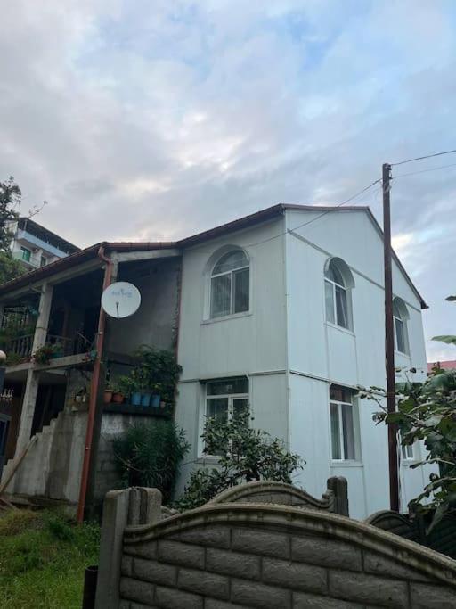 For Rent 2Nd Floor Of House Apartment Batumi Exterior photo